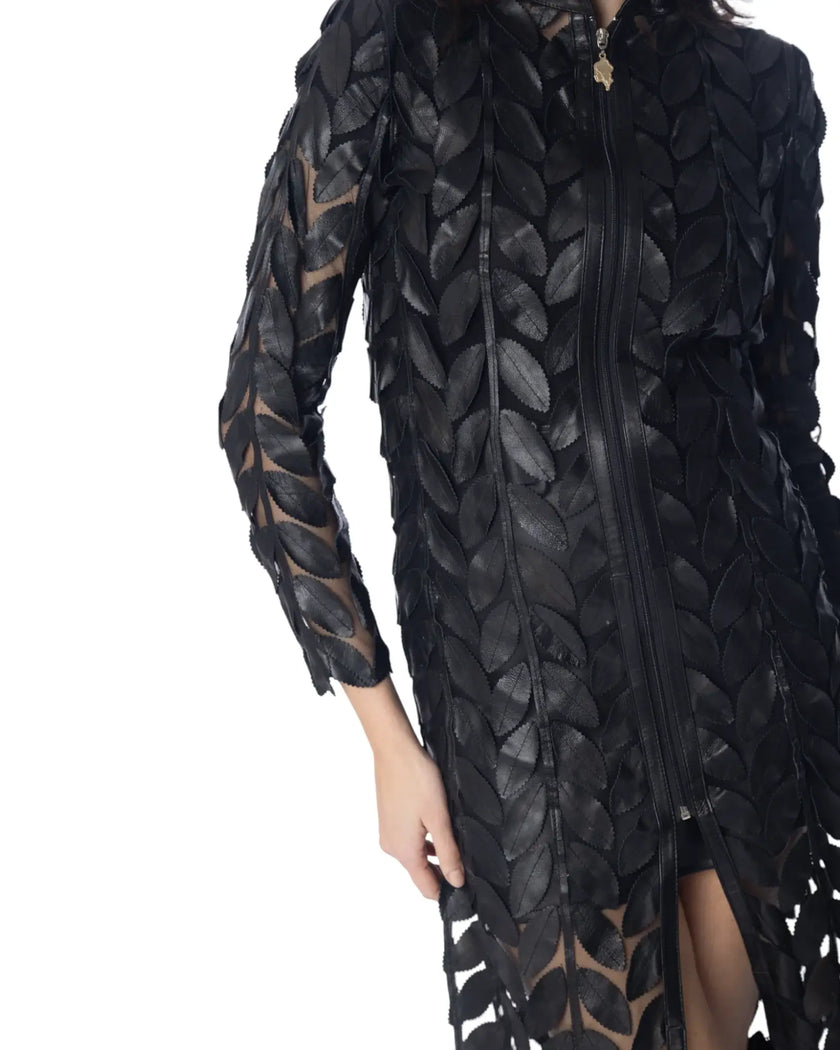 CLOE' giacca elegante in pelle con foglie in pelle cucite su tulle elasticizzato per un effetto tridimensionale.