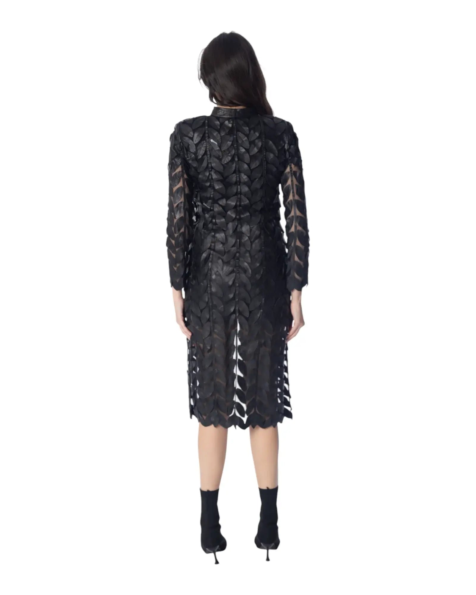 Giacca elegante in pelle CLOE’ vista da dietro, con foglie in pelle su tulle per un look raffinato e leggero.