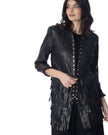 TRUDY giacca in pelle nera con frange e chiusura a zip, look elegante e di carattere.