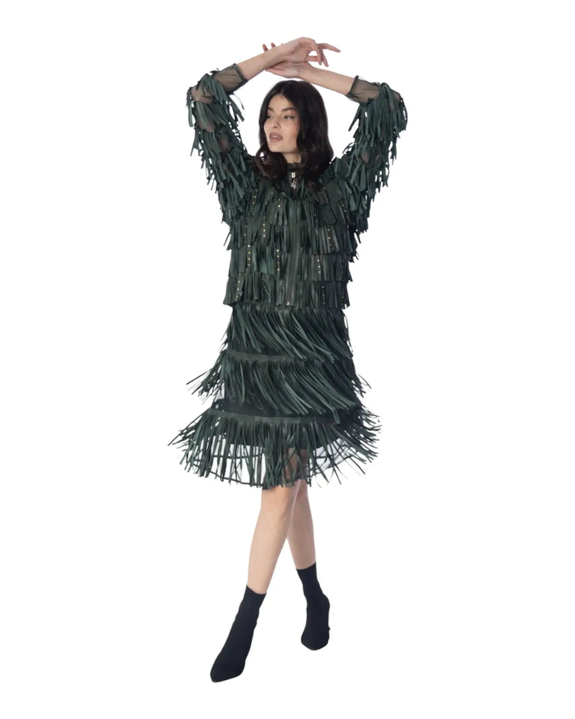 PENNY giacca in pelle leggera con frange dinamiche e borchiette, look sofisticato e grintoso.