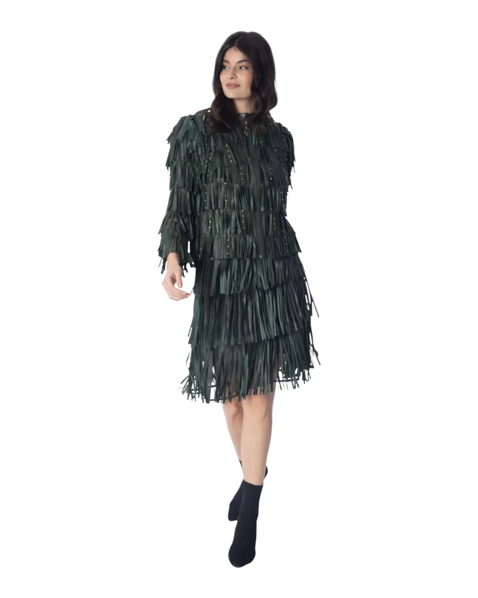 PENNY giacca in pelle con frange dinamiche e borchiette, perfetta per look raffinati e audaci.
