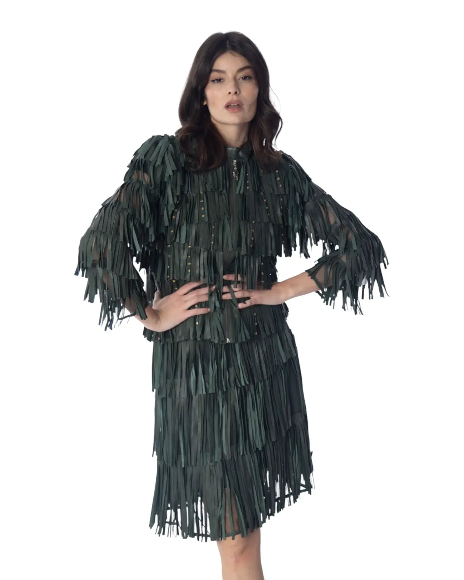 PENNY giacca in pelle leggera con frange, dettagli in borchie e tulle morbido, look dinamico e raffinato.